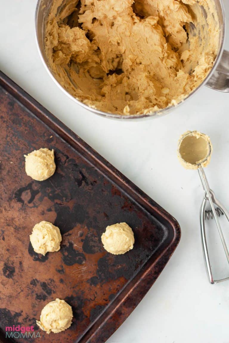 White Chocolate Macadamia Nut Cookies • MidgetMomma