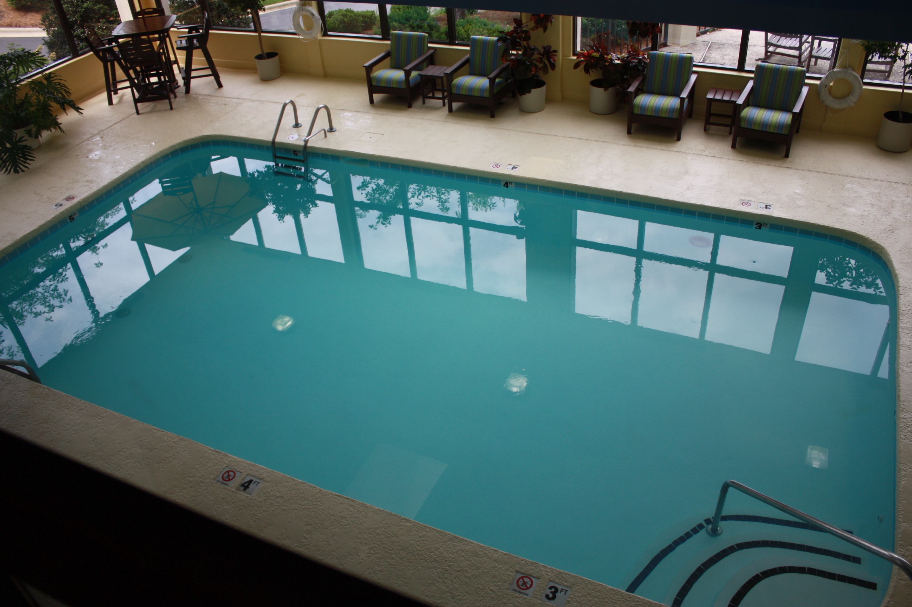 Hampton Inn {Review} • MidgetMomma