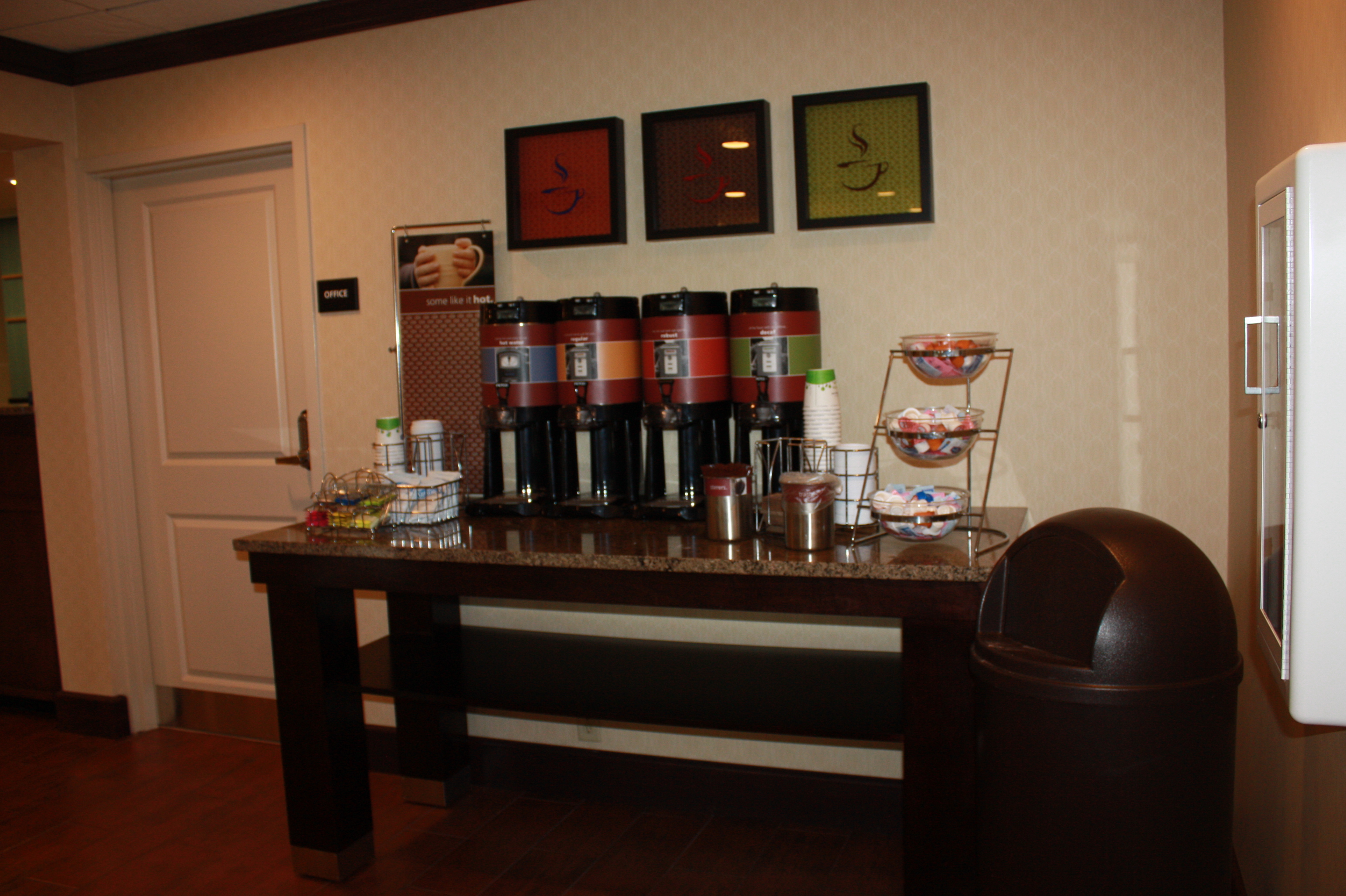 Hampton Inn {Review} • MidgetMomma