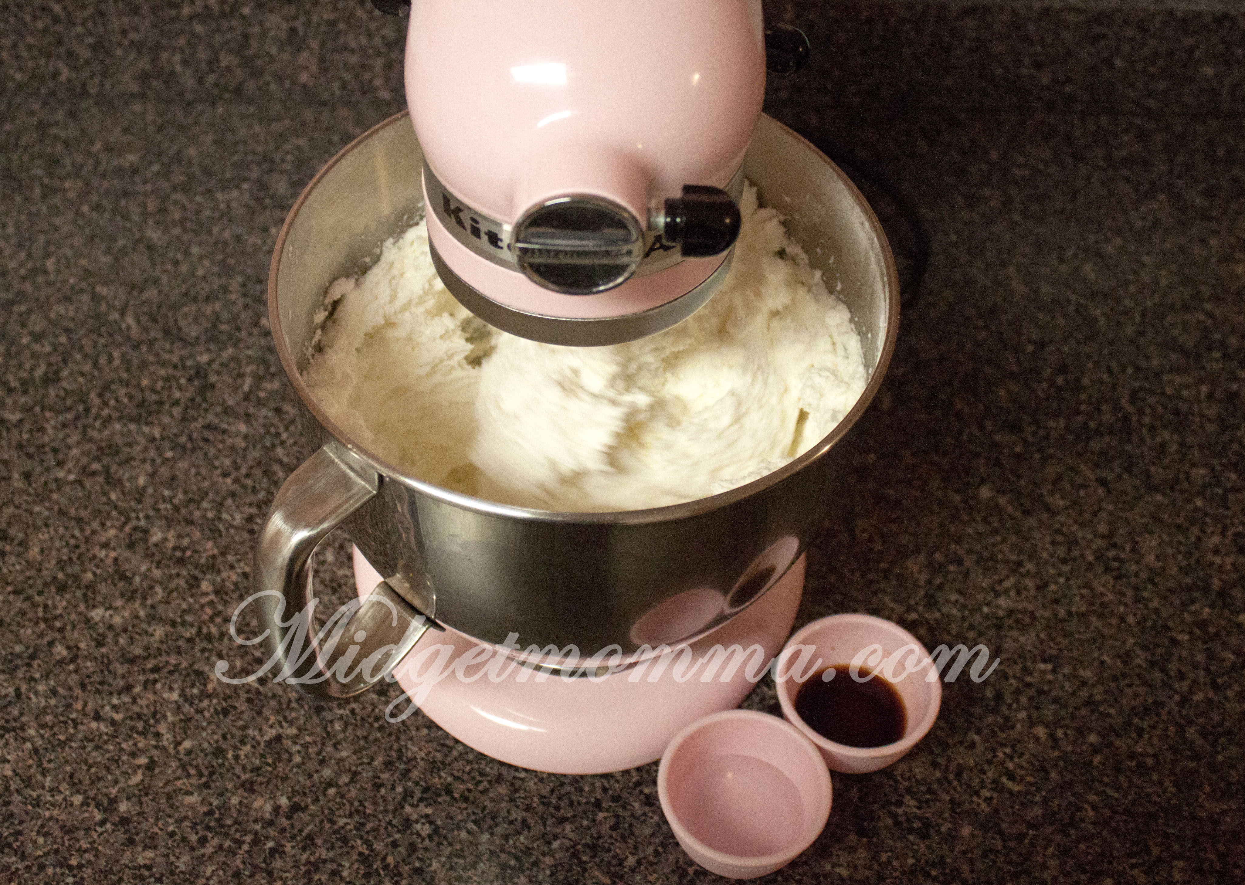 The Best Buttercream Frosting Recipe. Bakery Style Buttercream Frosting