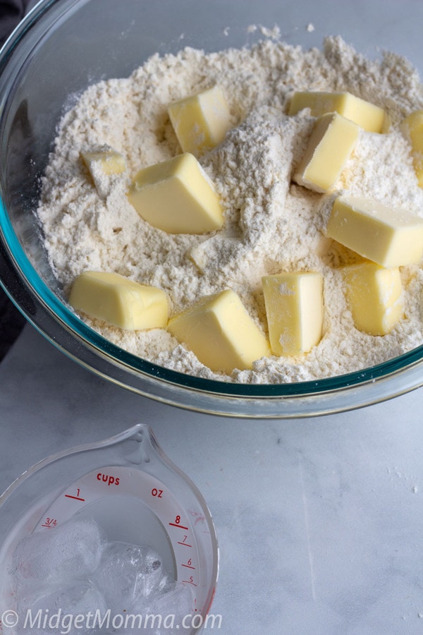 How to Make a Pie Crust (Homemade Pie Crust Directions)