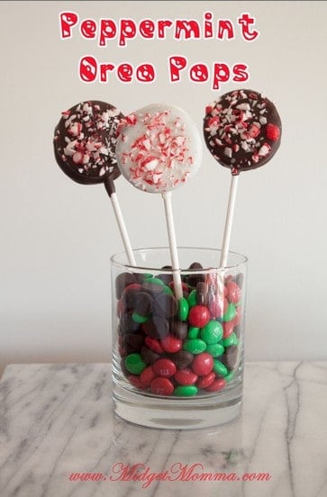 Peppermint Oreo Pops are perfect for Christmas parties and christmas treats for kids. These are easy to make christmas peppermint oreo pops.