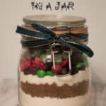 Christmas Cookies In A Jar is a great gift with very little amount of work needed. You do not even need to turn on the oven to make this gift!