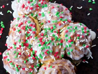 Cinnamon Roll Christmas Tree