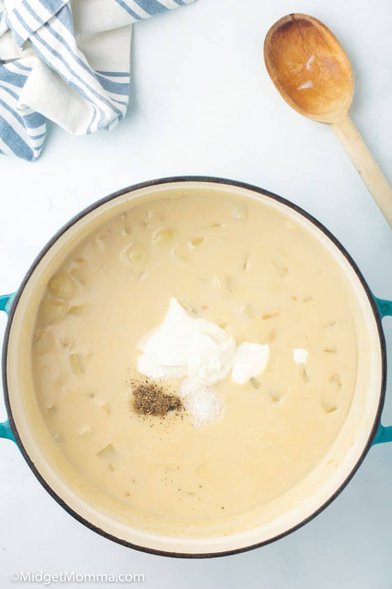 Loaded Baked Potato Soup Recipe (Easy to Make Soup!)
