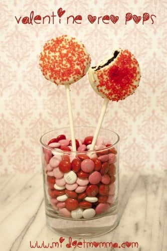 Valentine Oreo Pops are a great sweet treat your loved one will love to eat. Oreos are already delisish so when you add chocolate to them its even better.