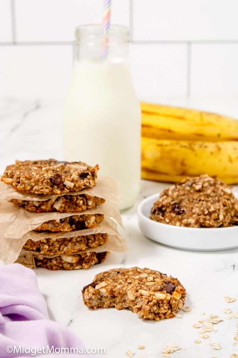 Banana oatmeal cookies with chocolate chunks