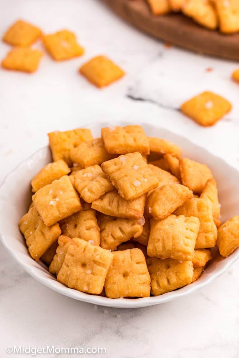 Homemade CheezIts Crackers Recipe (Cheddar Cheese Crackers)