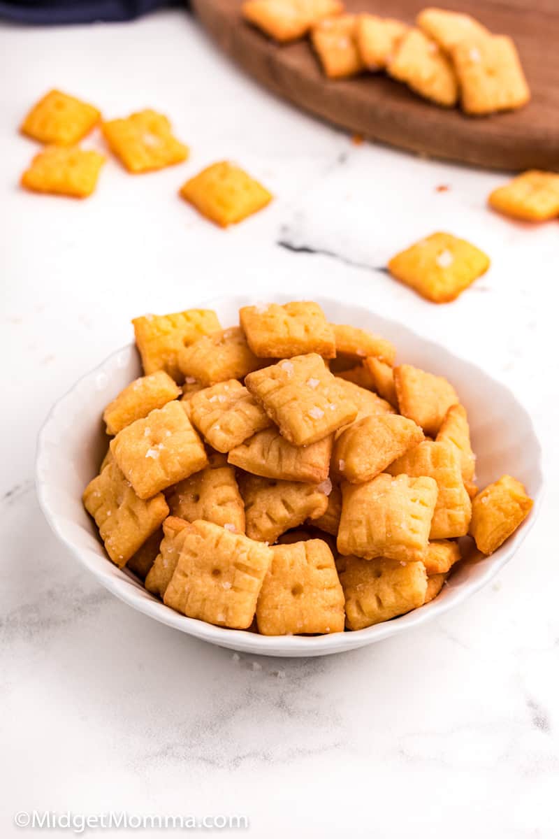 Homemade CheezIts Crackers Recipe (Cheddar Cheese Crackers)