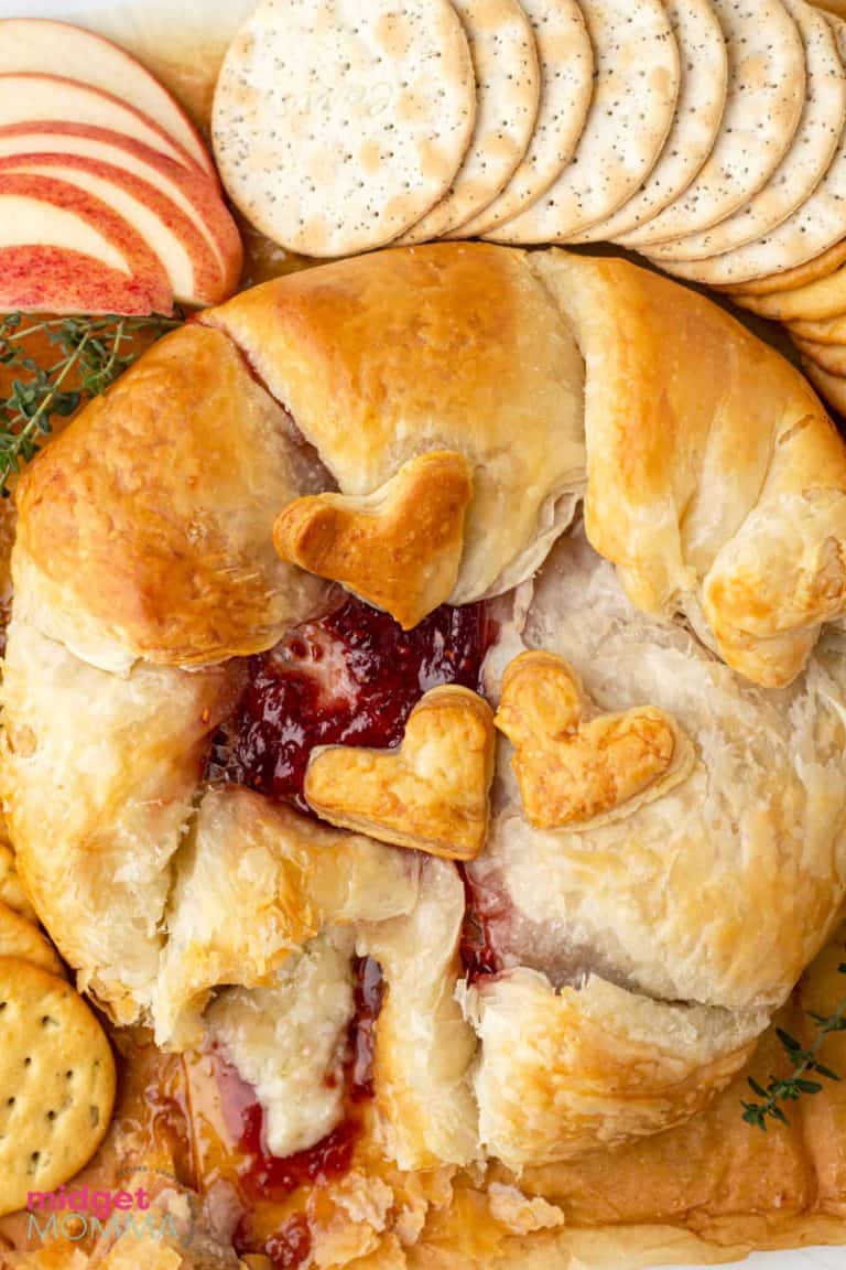 Baked Brie in a puff pastry (with Jam) • MidgetMomma