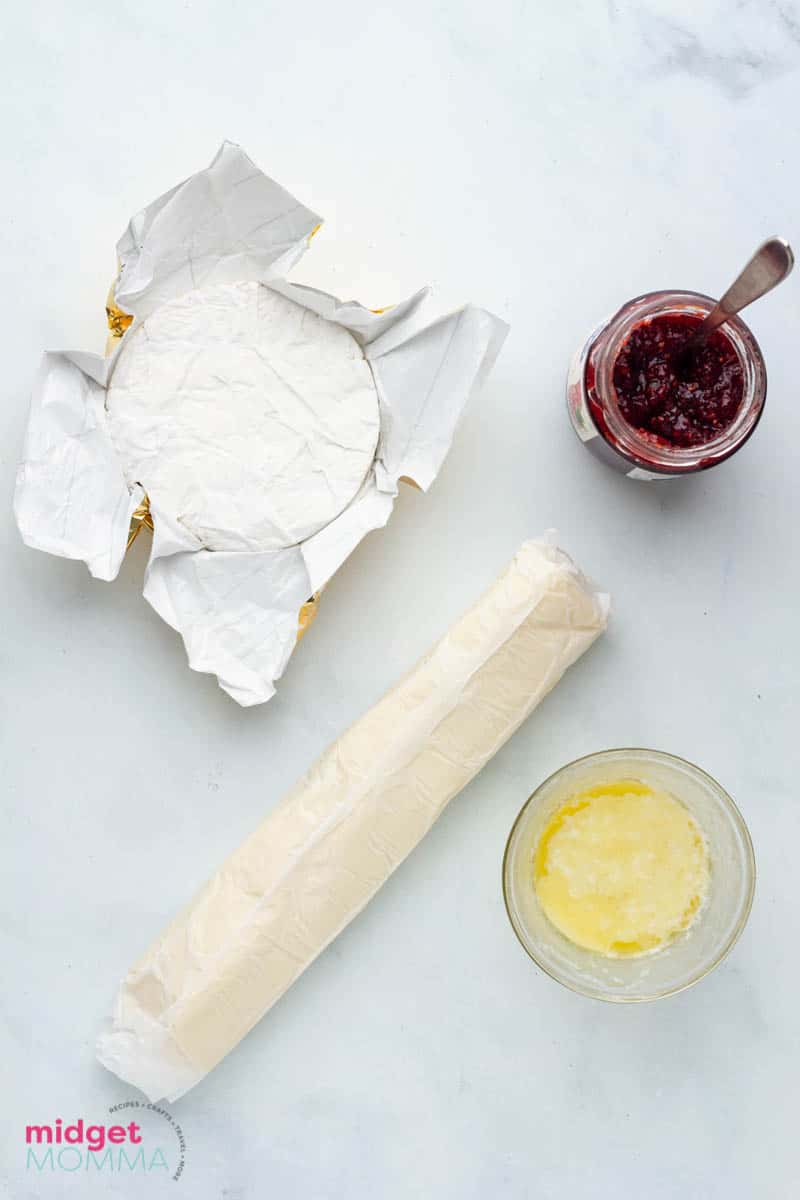 Baked Brie in Puff Pastry ingredients