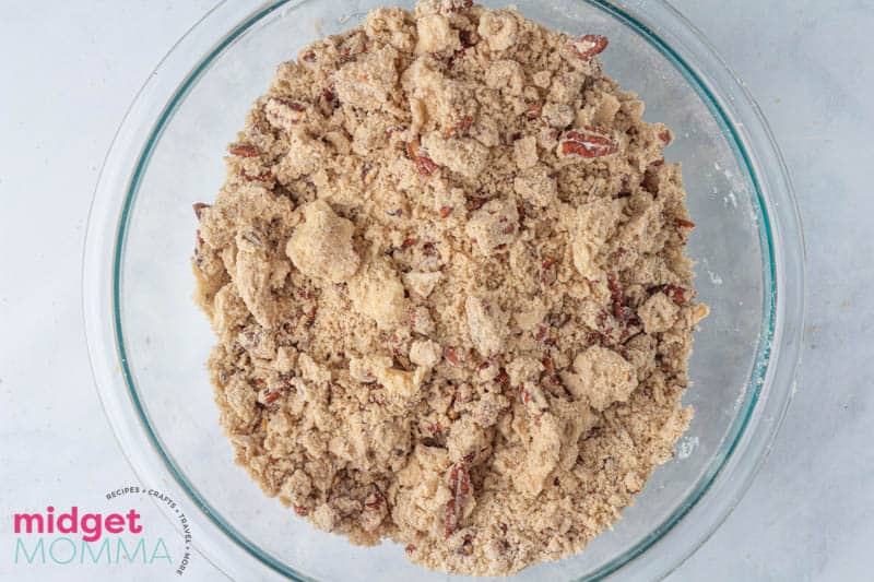 Homemade cinnamon pecan crumb topping 