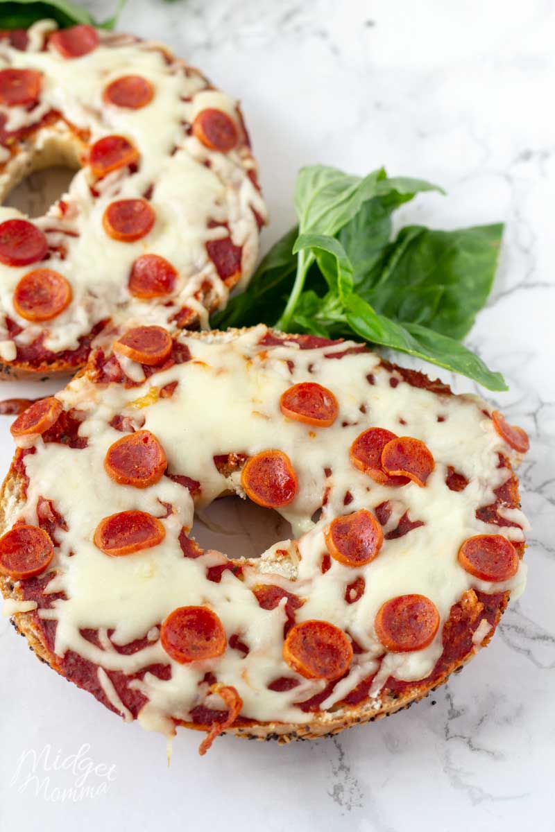 pizza bagel