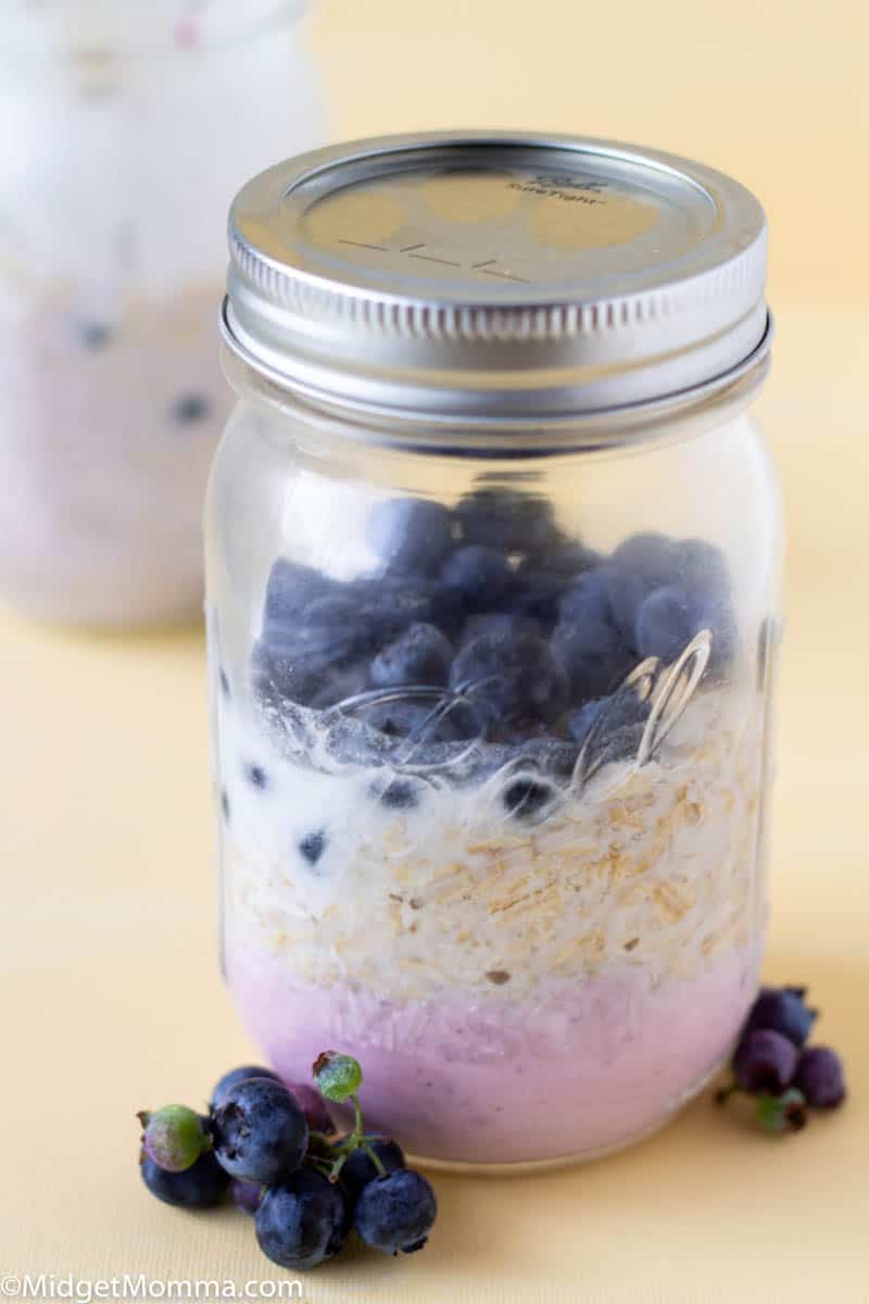 Blueberry overnight oats recipe