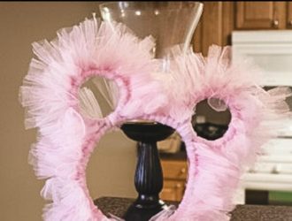 DIY Minnie Mouse Tulle Wreath