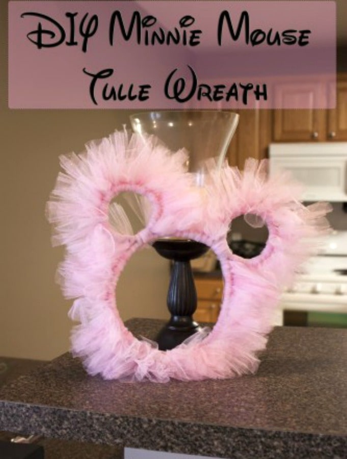 DIY Minnie Mouse Tulle Wreath