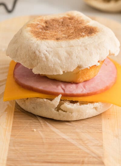 Canadian Bacon, Egg & Cheese Breakfast Sandwiches (Homemade Egg McMuffins)