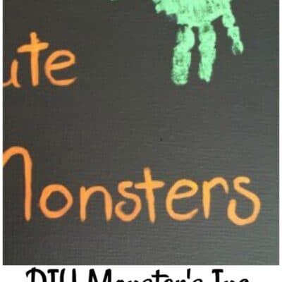 Kids Halloween craft that is super cute! Make this Monster foot print sign with the kiddos to remember when they were little using their hands and feet to make this cute monster halloween sign. Handprint craft, foot print craft, foot print memory craft. halloween hand and fooprint craft, halloween craft, kids halloween craft, halloween handprint, halloween footprint, foot print craft, kids foot prints, kids handprints craft