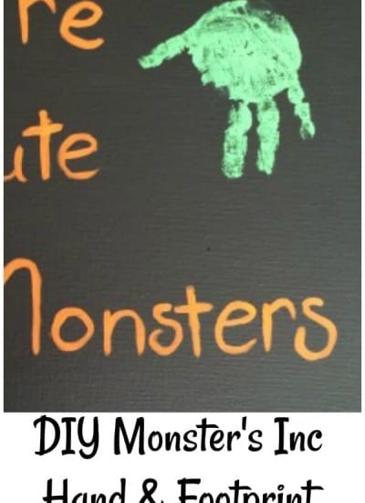 Kids Halloween craft that is super cute! Make this Monster foot print sign with the kiddos to remember when they were little using their hands and feet to make this cute monster halloween sign. Handprint craft, foot print craft, foot print memory craft. halloween hand and fooprint craft, halloween craft, kids halloween craft, halloween handprint, halloween footprint, foot print craft, kids foot prints, kids handprints craft