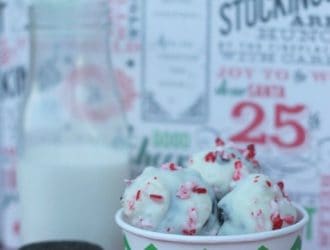 Get ready for an explosion in your mouth of peppermint and Oreo flavor with this super yummy Peppermint Oreo Truffle Recipe. They are super simple to make.