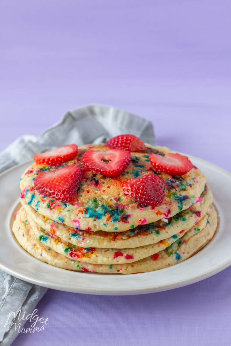 birthday cake pancakes