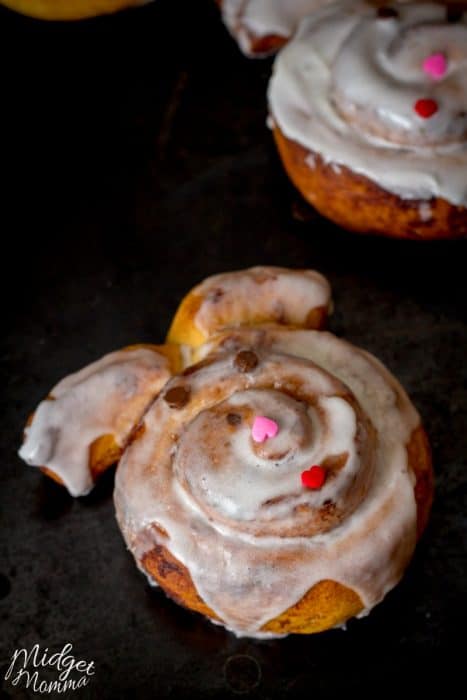 These CinnaBunnies are a great way to turn you ordinary can of cinnamon rolls into something fun and special for Easter. Try them out today.