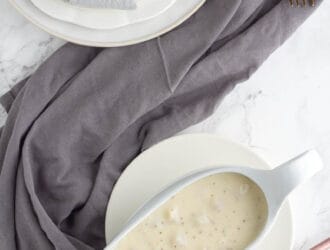 Pearl onions in cream sauce