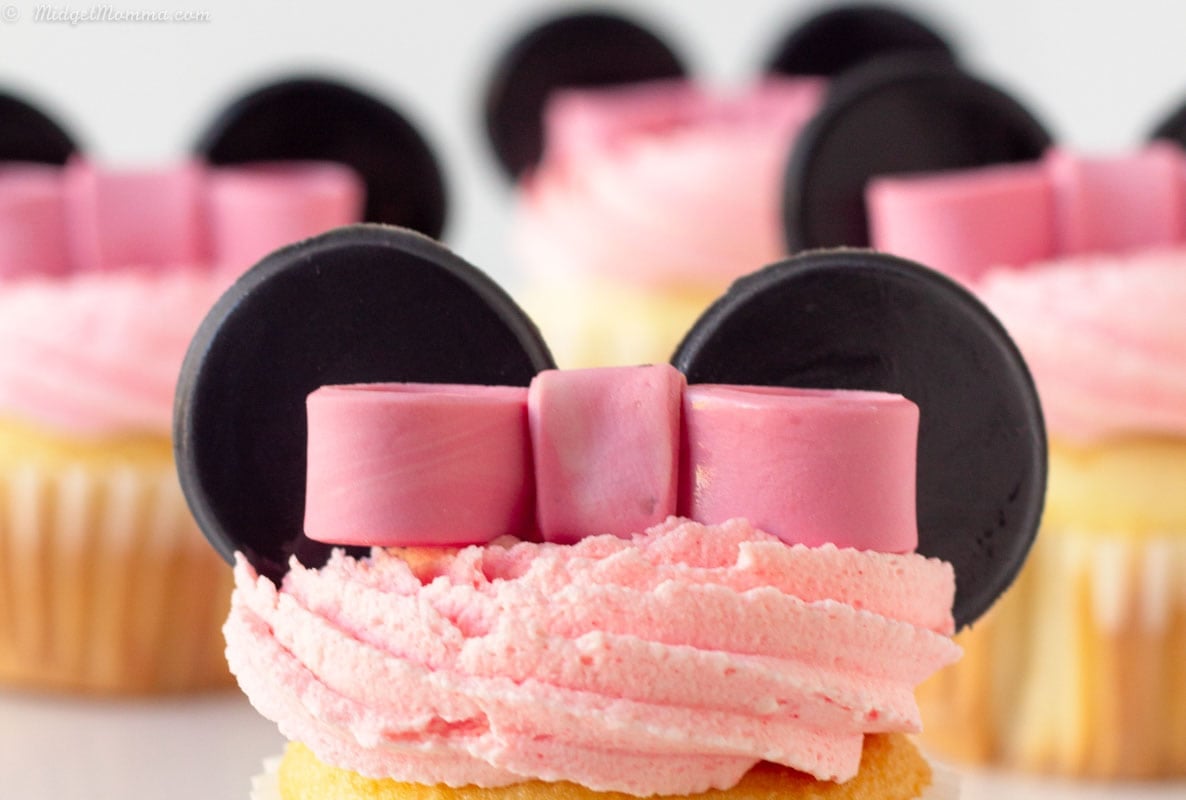 Minnie Mouse Ears Cupcakes