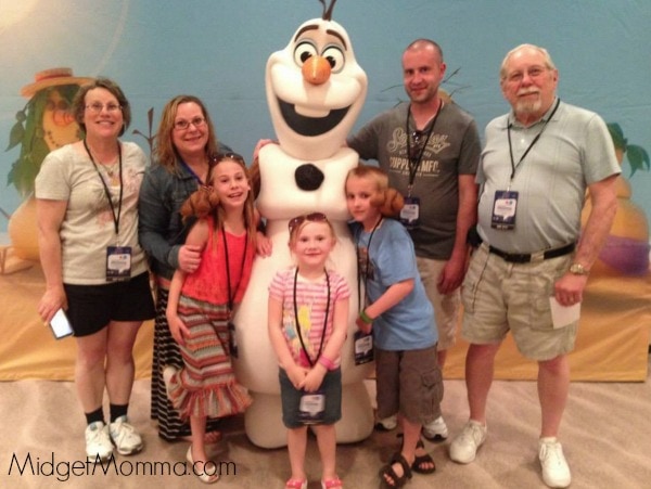 Lauren and her family at Disney World with Olaf.