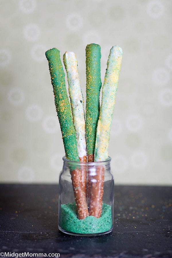 St. Patrick's Day Chocolate Covered Pretzel Sticks