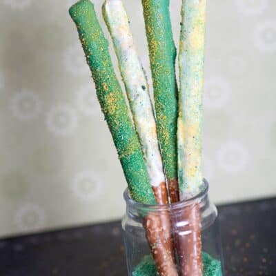 St. Patrick's Day Chocolate Covered Pretzel Sticks