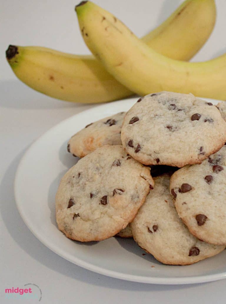 The BEST Eggless Banana Chocolate Chip Cookies • MidgetMomma