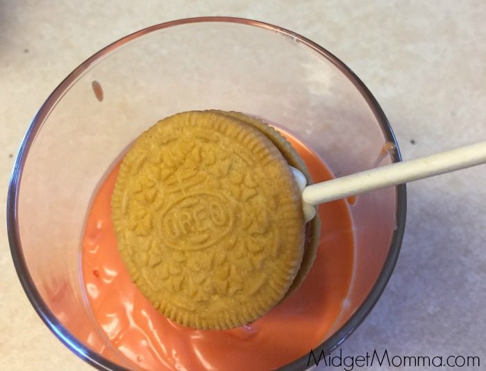 How to make pumpkin Oreo pops