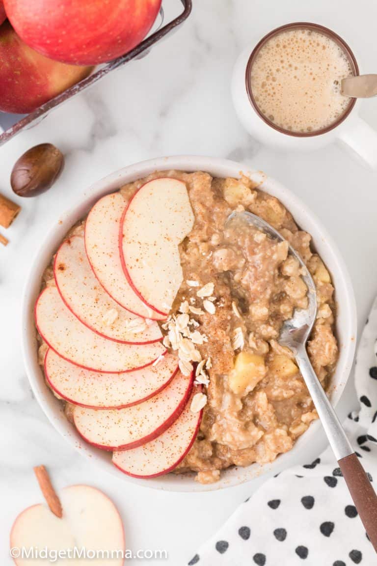 Apple Cinnamon Stove top Oatmeal Recipe • MidgetMomma