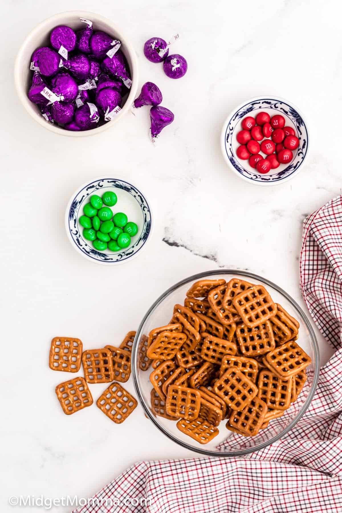 Sweet and Salty Holiday Chocolate Pretzel Bites ingredients