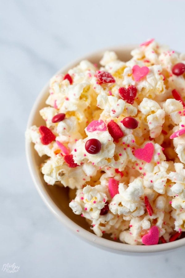 White Chocolate Popcorn Recipe - Valentine's Day popcorn • MidgetMomma