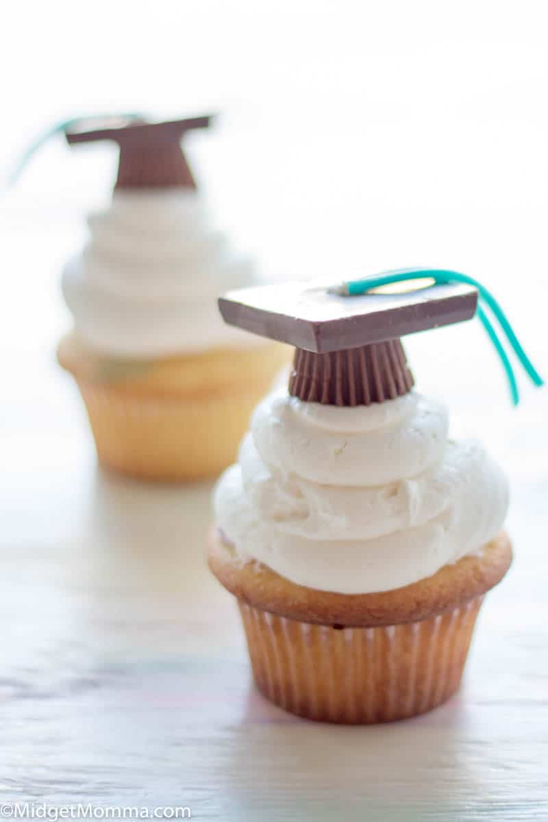 Graduation hat cupcakes