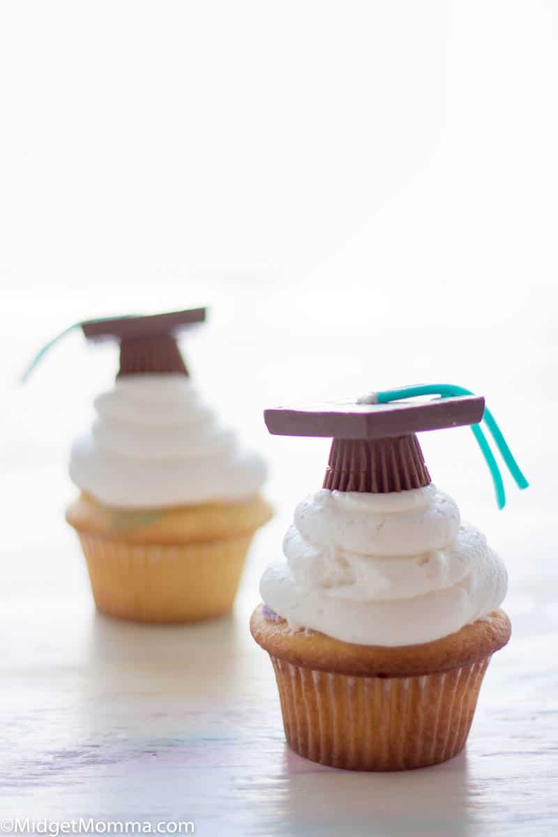 Graduation hat cupcakes