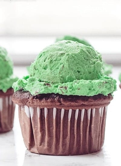 mint chocolate chip buttercream frosting