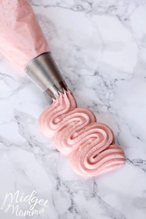 strawberry buttercream frosting