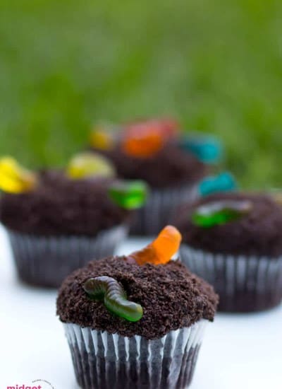 cup of dirt cupcakes