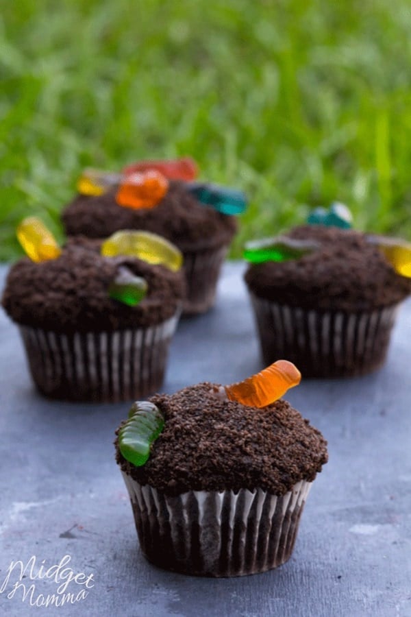 dirt cupcakes with gummy worms recipe