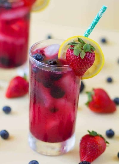 homemade berry lemonade
