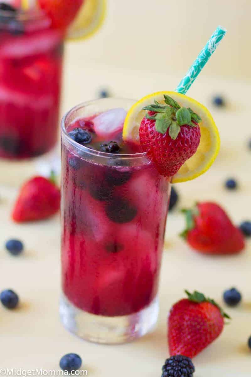 homemade berry lemonade