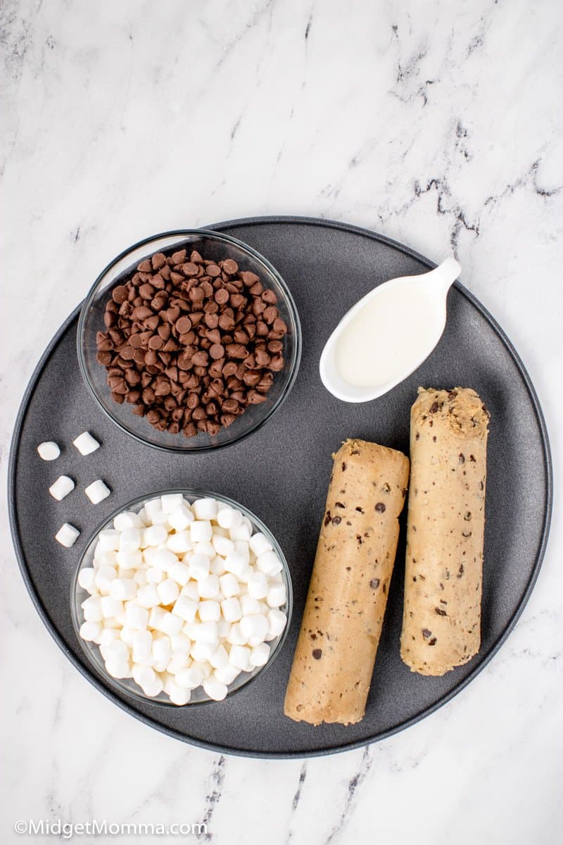 S'mores Cookie dessert Pizza ingredients