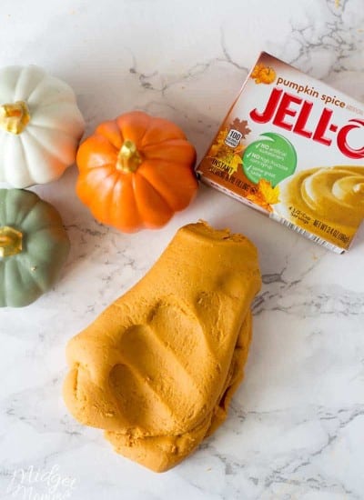 Pumpkin Spice slime is a totally fun pudding slime recipe. Making slime with pudding mix is so much fun and is a kid safe slime. Pudding Slime is easy to make and kids will love it!