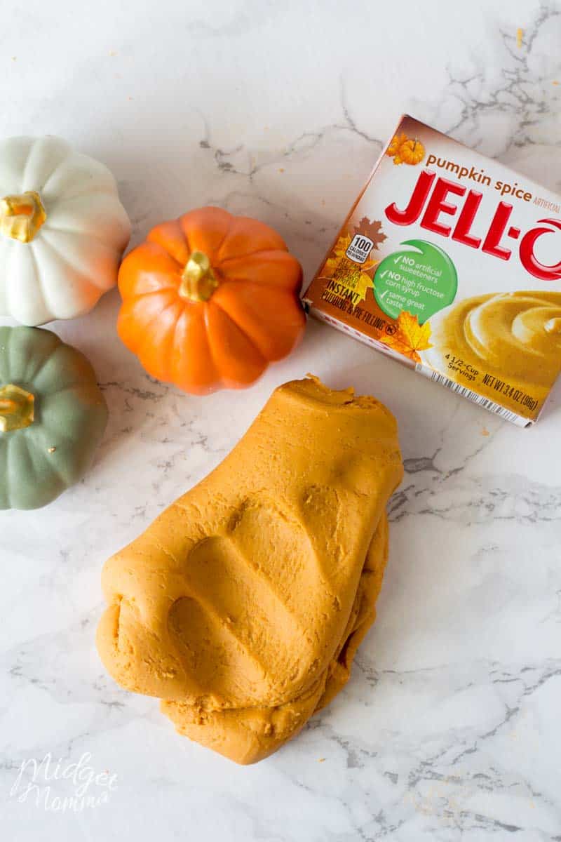 Pumpkin Spice slime is a totally fun pudding slime recipe. Making slime with pudding mix is so much fun and is a kid safe slime. Pudding Slime is easy to make and kids will love it! 
