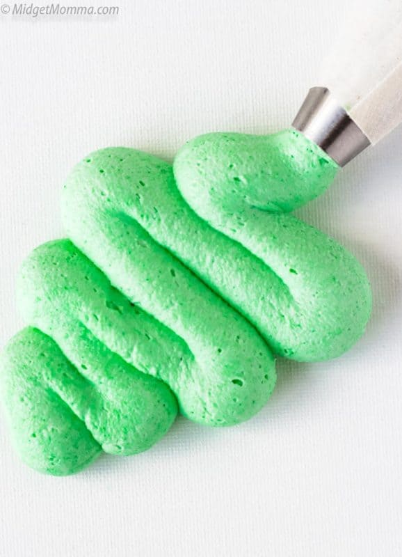 mint buttercream frosting recipe in a pipping bag