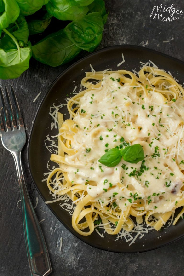 Roasted Garlic Cream Sauce Recipe • MidgetMomma
