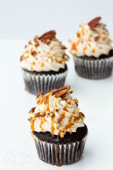 Caramel Turtle Cupcakes